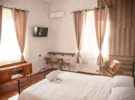 1920s Rooms