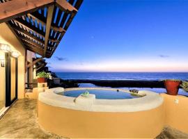 NEW Luxury Getaway - Pool, Spa, Sunset, VIEWS @ Casa Bella, hotel in Todos Santos