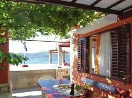 Charming house with sea view in Potirna, garden