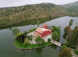 HACIENDA LA HUERTEZUELA y CASA DEL LAGO, помешкання для відпустки у місті Вільяфранка-де-Кордова