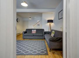 Love Street Cottage, holiday home in Chester