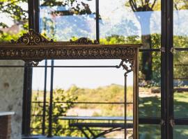 Casa San Michele - Affittacamere Panoramico con Spa, bed and breakfast en Parodi Ligure