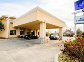 Cypress Inn & Suites Washington by OYO, hotel met parkeren in Chocowinity