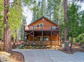 Bears Den & Little Bear, дом для отпуска в городе Йосемити-Уэст
