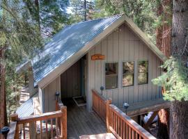 Tree House Lodge, hotel sa Yosemite West