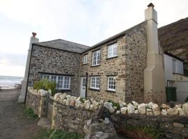 Penkenna House, Crackington Haven, North Cornwall, atostogų namelis mieste Crackington Haven