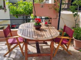 Traditional Residence with terrace, cheap hotel in Latsídha