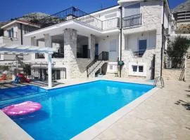 Villa Bosna Near Dubrovnik very beautiful Villa entirely privatized swimming pool, jacuzzi, sauna, billiard, ping-pong