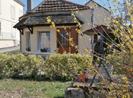 Charmante maison prés de Vézelay, hotel a Voutenay-sur-Cure