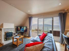Loch Linnhe Waterfront Lodges with Hot Tubs, отель в городе Гленко