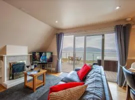Loch Linnhe Waterfront Lodges with Hot Tubs
