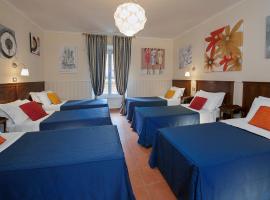 Budget Rooms Des Arts, hostel v Ř&iacute;mě