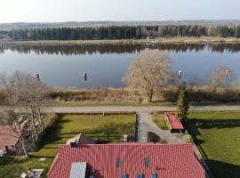 Ruhige Ferienwohnung direkt am Nord-Ostsee-Kanal, hotel with parking in Breiholz