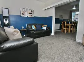 Mount House - Tranquil 4-Bed Gem, 10 Min Walk to Coventry Centre