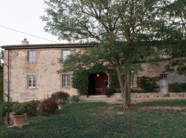 Stone House 15th Century, hotel din Vicchio