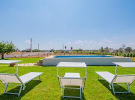 Villa Li Tratturi Luxury by HDSalento, hotel em Corsano