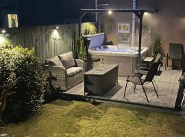 Ardentorrie Holiday Home, hotell med jacuzzi i Inverness