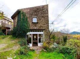 Maison charmante à Faugères avec vue sur la montagne