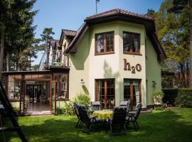 H2O, guest house in Pobierowo
