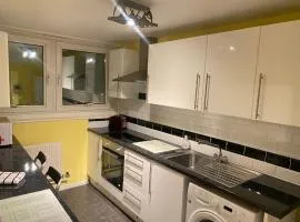Victoria Centre Apartments in the Victoria Centre Shopping Centre - Nottingham City Centre - 24 hour access - Most Central Location, Kitchen - Sunday check-out 1pm - Opposite Hilton by Restaurants & Shops - Outdoor Parking Cars or Vans five pounds a day