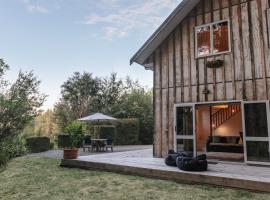 Beech Hill - Pet Friendly Holiday Home, hotel in Tasman