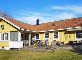 8 person holiday home in Grebbestad-By Traum