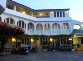 Casa Holiday Hotel SHA, отель в городе Пхитсанулок