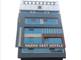 Grand Geet Hotels, hotelli kohteessa Kānpur