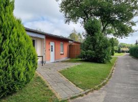 Terraced house in the nature and holiday park on the Groß Labenzer See, Klein Labenz, hotel with parking in Klein Labenz