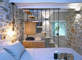 Pyrgos Houses and Restaurant, hotel i Avgonyma
