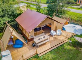 Lodge Holidays - Vrijhaven Heeg, hotel u gradu Heeg