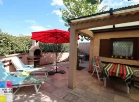Belle villa de Vacances en angle climatisée, domaine TAMARIS, 4 chambres 7-9 couchages, Wifi, accès aux piscines payant, 900m de la mer LRTAMQ10