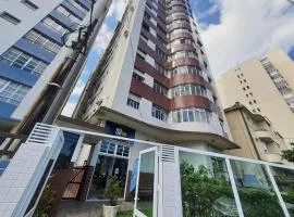 Apto frente à praia, aconchegante, vista lateral pro mar!