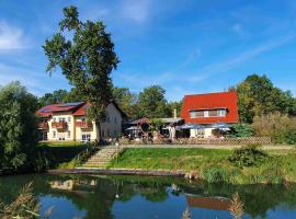 Gasthaus Bukoitza، فندق في Radensdorf