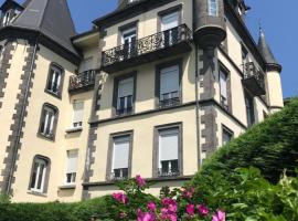 Le Grand Hôtel Mont Dore: Le Mont-Dore şehrinde bir otel