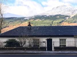 Viking Cottage, hotell i Arrochar