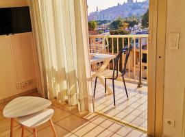 MENTON BORD DE MER Studio calme avec balcon, Ascenseur, Climatisation, Ideal location quiet near sea, balcony, elevator, AC Best choice，芒通的海濱度假屋