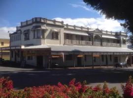 Grand Hotel Mount Morgan, hotel in Mount Morgan