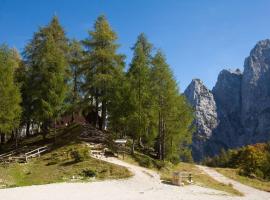 Erjavčeva mountain hut at Vršič pass, feriebolig i Kranjska Gora