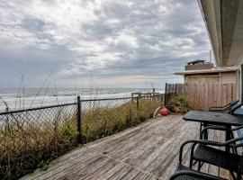 Oceanfront Vilano Beach Home, hotel para famílias em St. Augustine