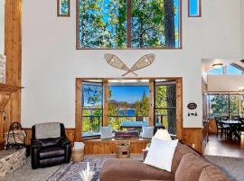 Stunning LAKE VIEW Game Room Spa Walk To Village, holiday home in Lake Arrowhead