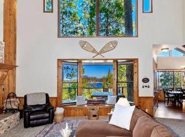 Stunning LAKE VIEW Game Room Spa Walk To Village, hotel spa en Lake Arrowhead