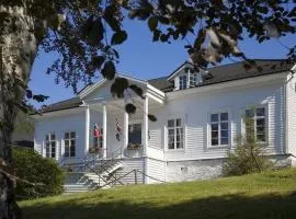 Fjordslottet Hotel