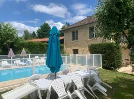 Superbe Villa Piscine Le Céladore de Sarlat Climatisé, 7 Min à pied du Centre