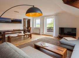 Top 98 qm Ferienwohnung im Allgäu, Balkon und Parkplatz