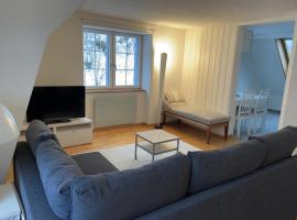 Wunderschöne Ferienwohnung in den Bergen, hotel v destinaci Tiefencastel
