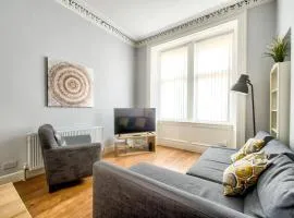 Edinburgh City Central Modern Apartment Sleeps 6
