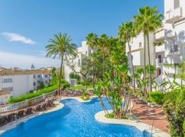 Royal Oasis Club at Pueblo Quinta, serviced apartment in Benalmádena