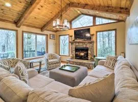 Pool and Lake Access Idyllic Cottage in Newland