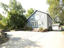 Blue House, Blocks from Ross-Aide, Mackey, Samara House, Birck Golf Complex, hotell i nærheten av Purdue University lufthavn - LAF 